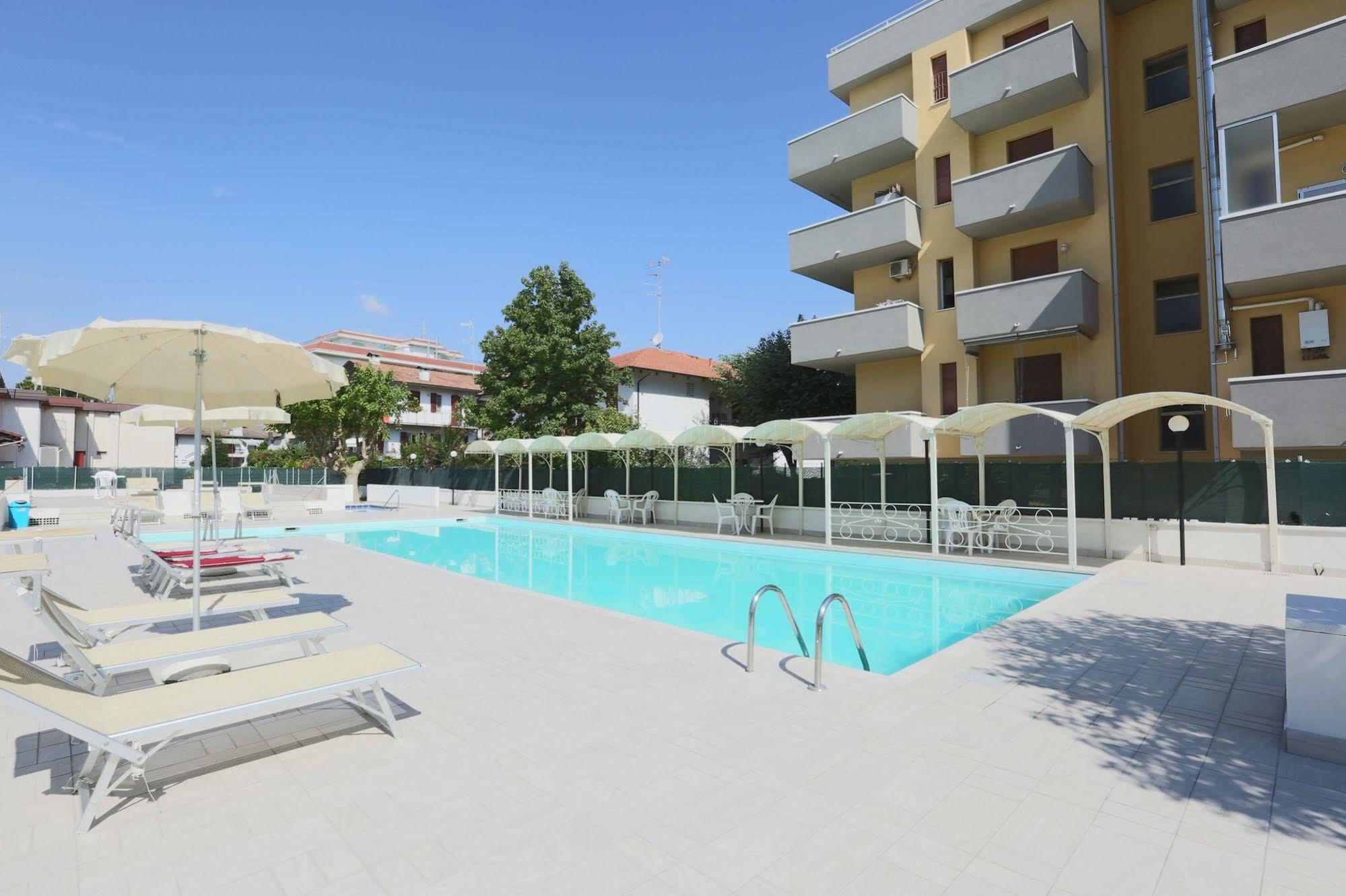 Hotel Marina Beach - Azzurro Club رافيننا المظهر الخارجي الصورة