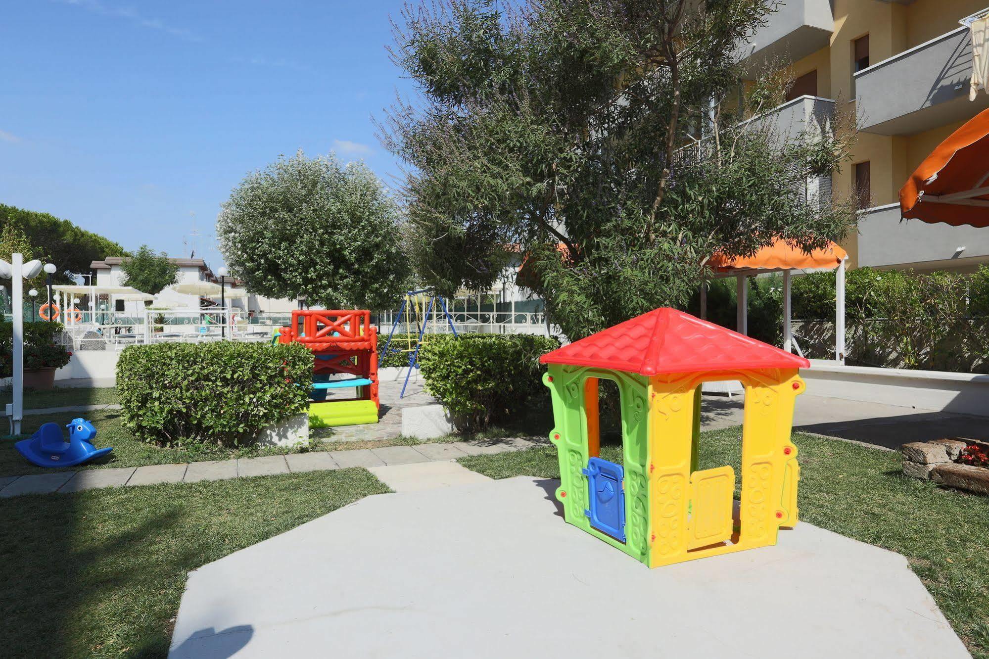 Hotel Marina Beach - Azzurro Club رافيننا المظهر الخارجي الصورة