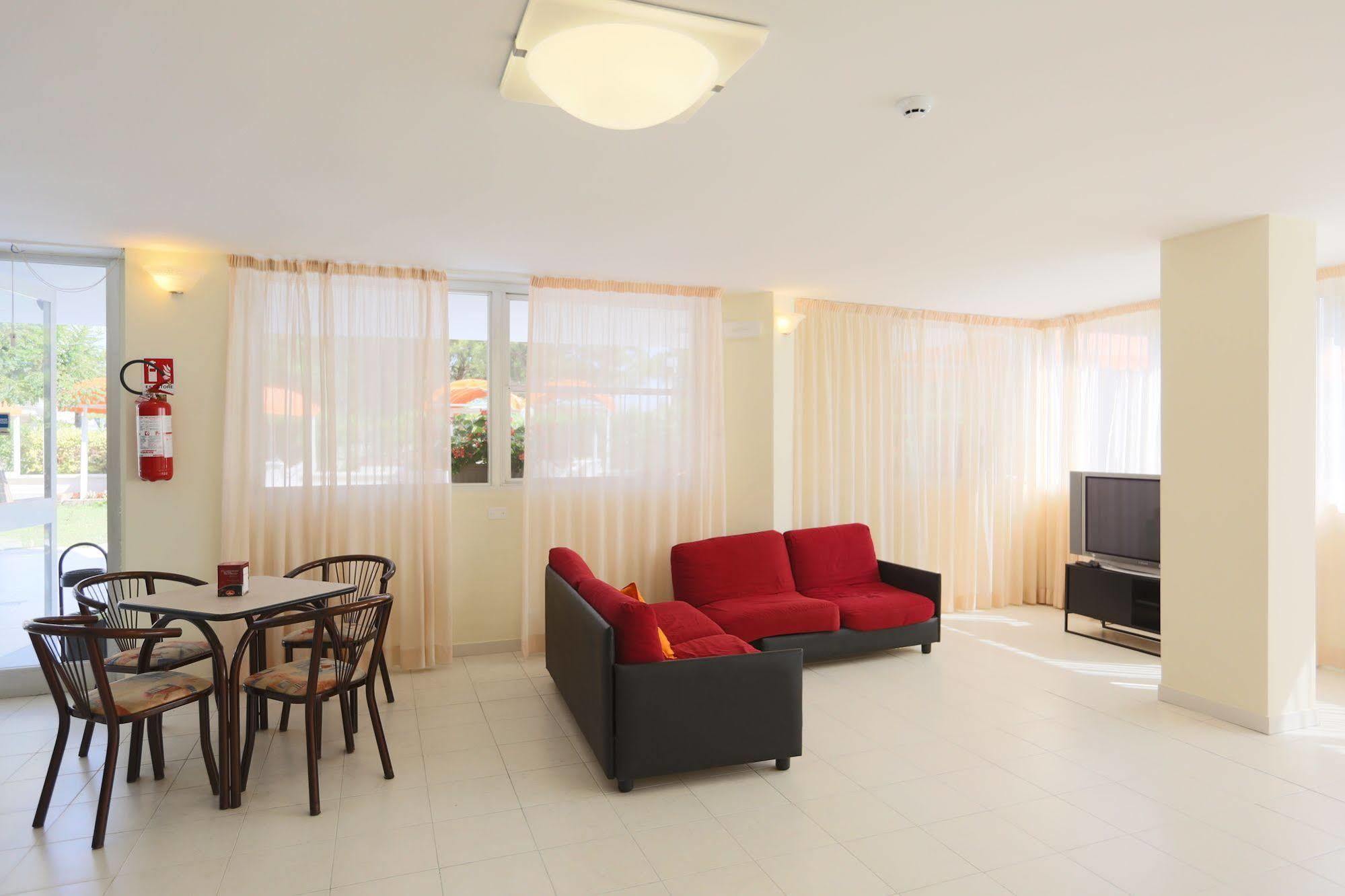 Hotel Marina Beach - Azzurro Club رافيننا المظهر الخارجي الصورة
