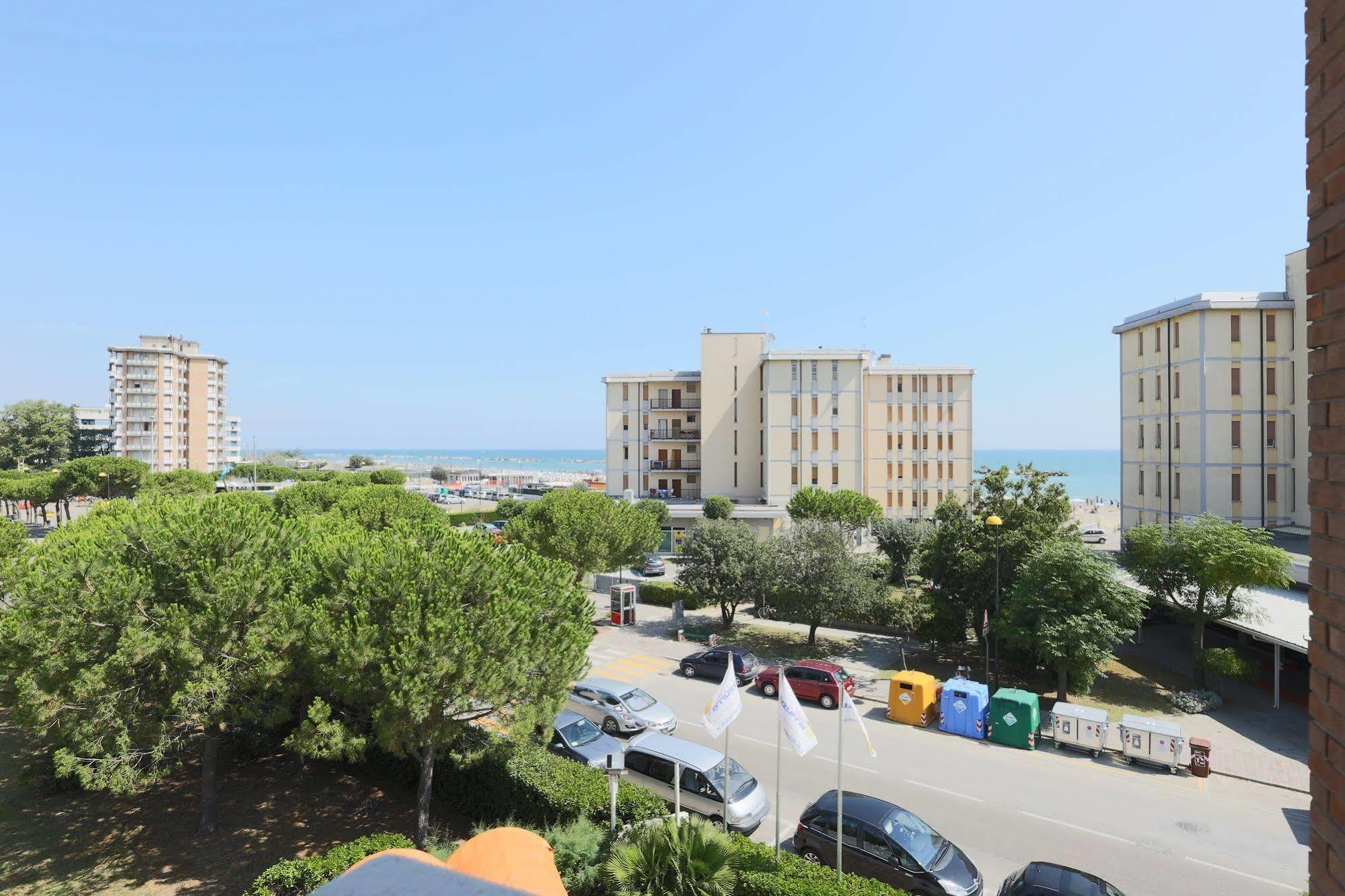 Hotel Marina Beach - Azzurro Club رافيننا المظهر الخارجي الصورة